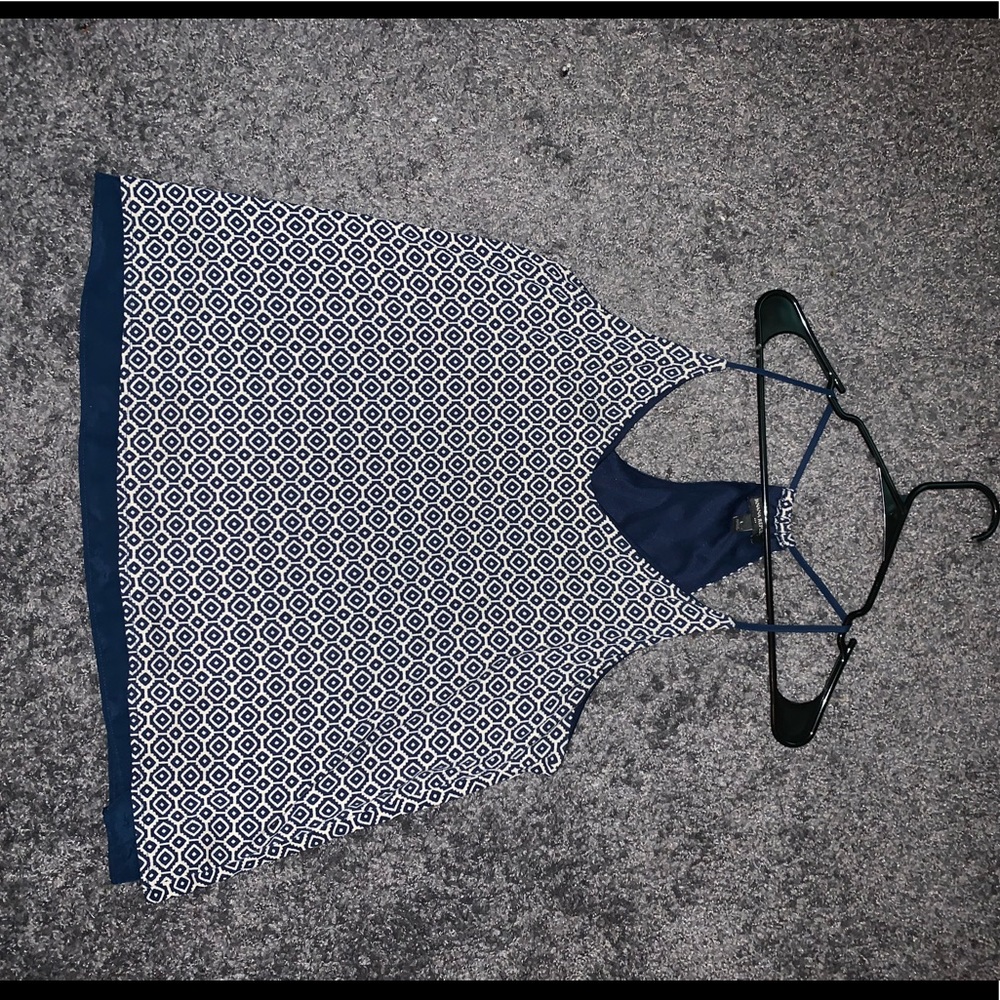 🌎Blue and white tank top🌎